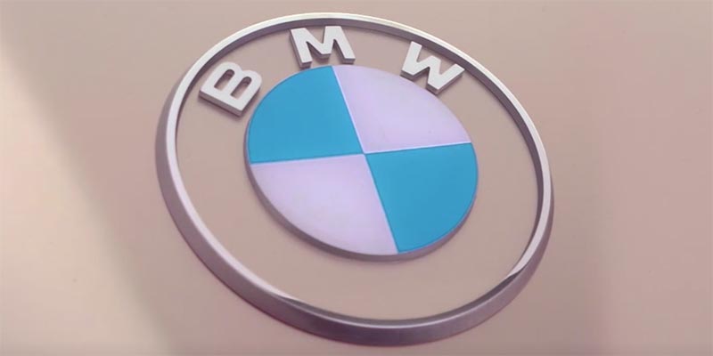 BMW Concept i4, BMW Logo vorne