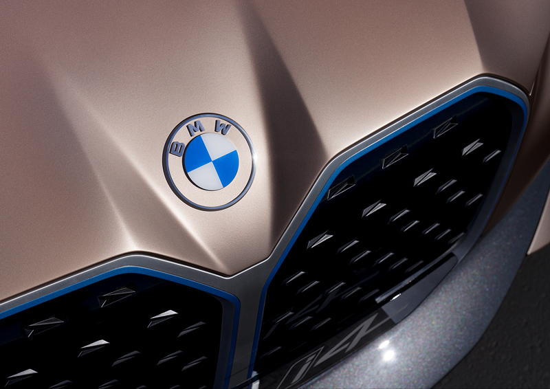 BMW Concept i4, neues BMW Logo