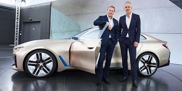 BMW Concept i4 - V.l.n.r.: Oliver Zipse, Vorsitzender des Vorstands der BMW AG, Adrian van Hooydonk, Senior Vice President BMW Group Design.
