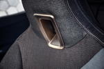 Der erste BMW iX. in die Kopfstütze integrierter Lautsprecher sorgen für eine neue Dimension des Audio-Erlebnisses.