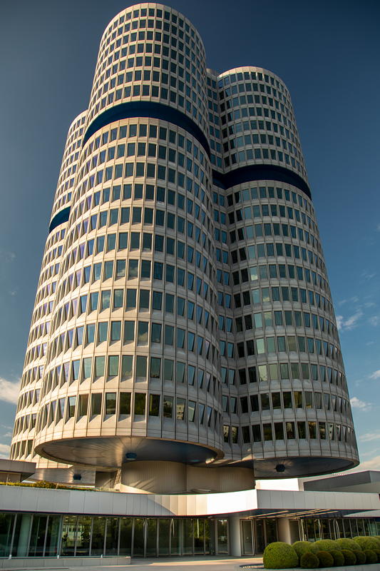 BMW Konzernzentrale '4-Zylinder'