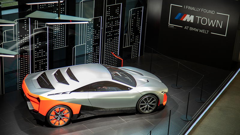 BMW Welt: BMW M Ausstellung mit dem BMW Vision M Next.