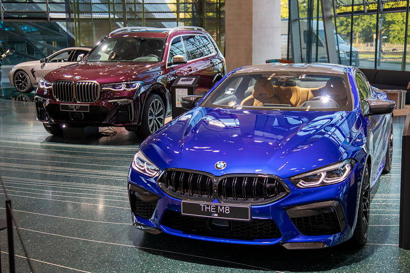 BMW Welt: Luxury Auststellung mit dem BMW M8, BMW X7 und BMW 8er Gran Coup