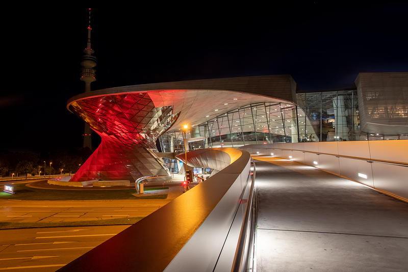 BMW Welt Beleuchtung zur Wieder�ffnung.