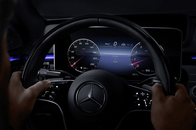 Mercedes-Benz S-Klasse: My MBUX (Mercedes-Benz User Experience), Tacho-Instrumente.
