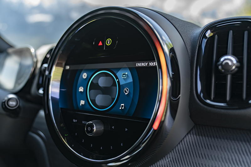 MINI Cooper SE Countryman ALL4, Bord-Computer