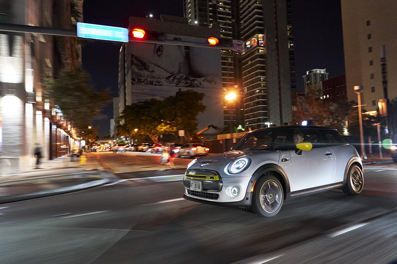 MINI Electric on location in Miami