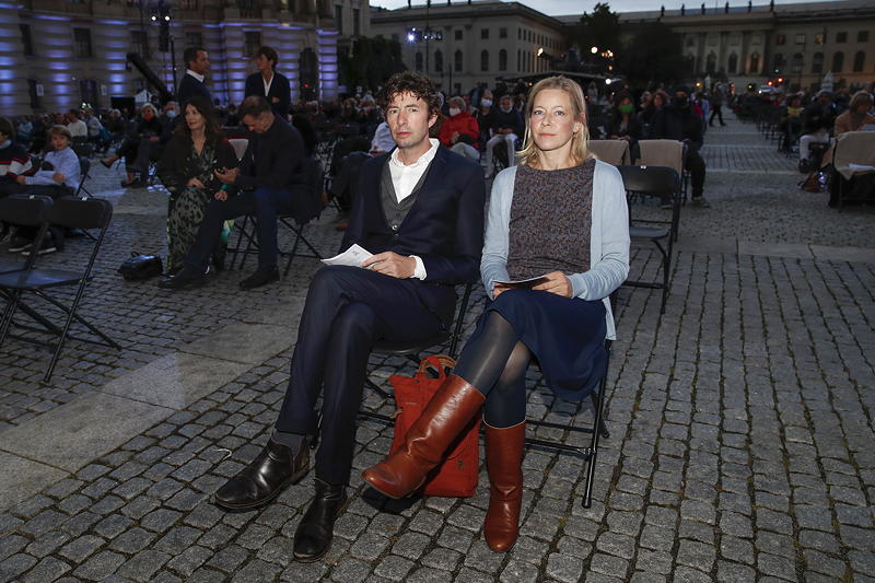 Staatsoper fr alle 2020: Prof. Dr. Christian Drosten (Leitung Stabsstelle Global Health und Direktor des Institut fr Virologie der Charit Berlin), Sandra Junglen (Institut fr Virologie der Charit Berlin) (v.l.n.r.).