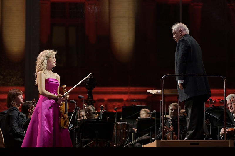 Staatsoper fr alle 2020: Live-Konzert mit Anne-Sophie Mutter und Daniel Barenboim (v.l.n.r.) auf dem Bebelplatz in Berlin am 06.09.2020.