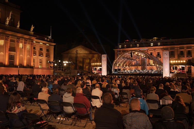 Staatsoper fr alle 2020: Live-Konzert mit Daniel Barenboim, der Staatskapelle Berlin sowie Anne-Sophie Mutter, Julia Kleiter, Waltraud Meier, Andreas Schager, Ren Pape und dem Staatsopernchor.
