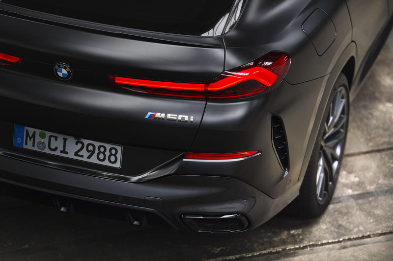 BMW X5 und BMW X6 Edition Black Vermilion.