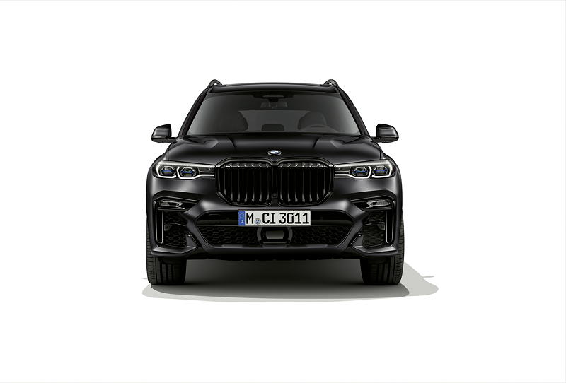 BMW X7 Edition Black Vermilion, Studio Artwork.