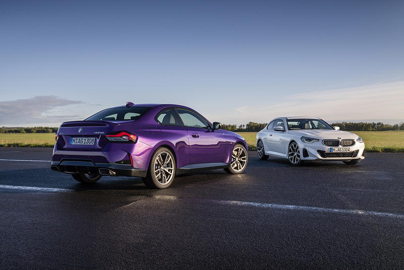 Das neue BMW 220i Coupe und das neue BMW M240i Coupe.
