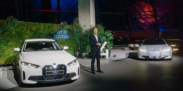 Erstauslieferung BMW i4 in der BMW Welt, Bernhard Kuhnt, Leiter Markt Deutschland 