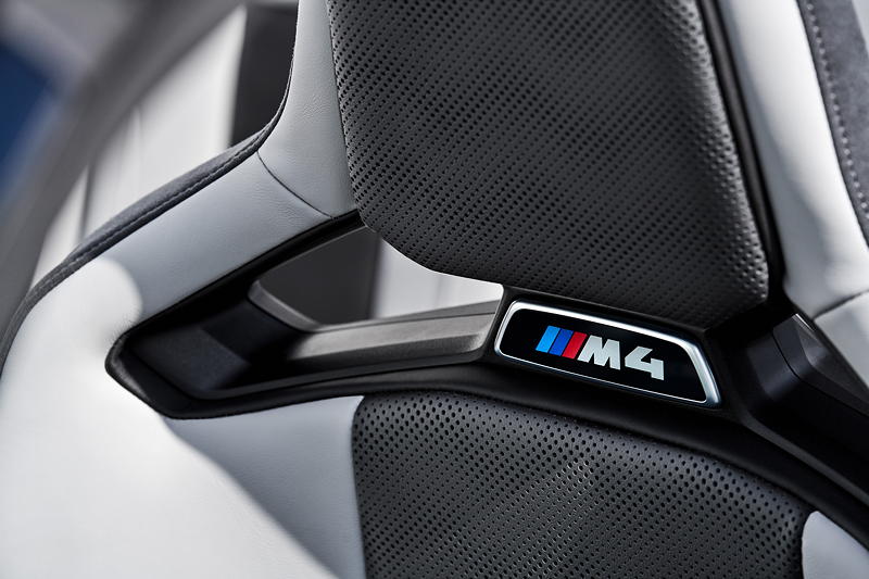 BMW M4 Competition Cabrio, M Carbon Schalensitze mit M Logo