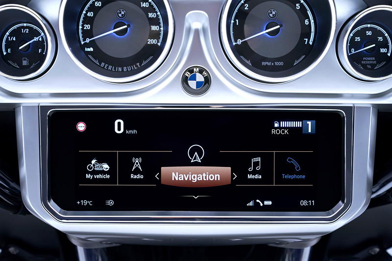  BMW R 18 Transcontinental. Cockpit mit 10,25 Zoll groem TFT-Farb-Display.