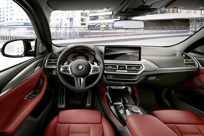 Der neue BMW X4 (Facelift-Modell G02 LCI, ab 2021), Interieur vorne