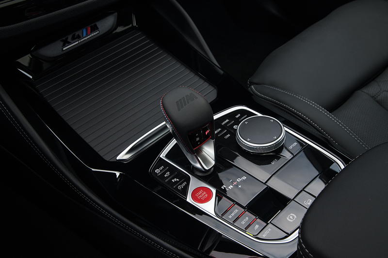 Der neue BMW X4 M Competition, Mittelkonsole mit Schalthebel und iDrive Controller