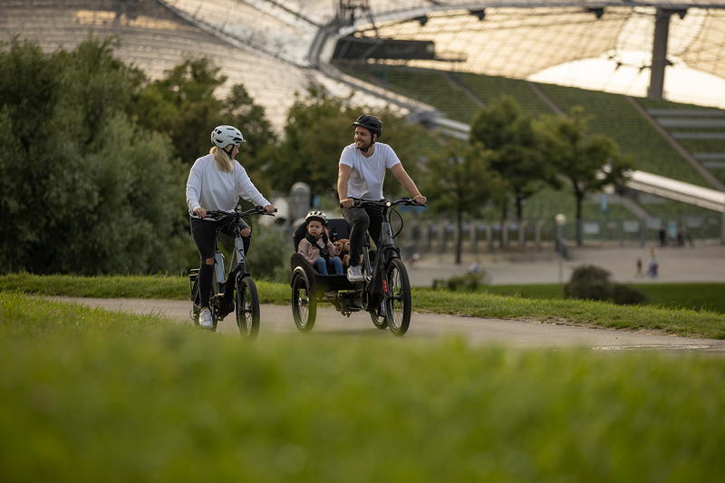 CUBE Concept Dynamic Cargo inspired by BMW.