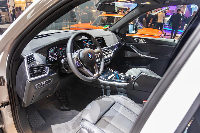 BMW iX5 Hydrogen, Interieur vorne