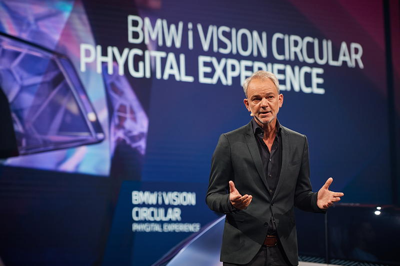 BMW Group auf der IAA Mobility 2021, Adrian van Hooydonk, Leiter BMW Group Design.