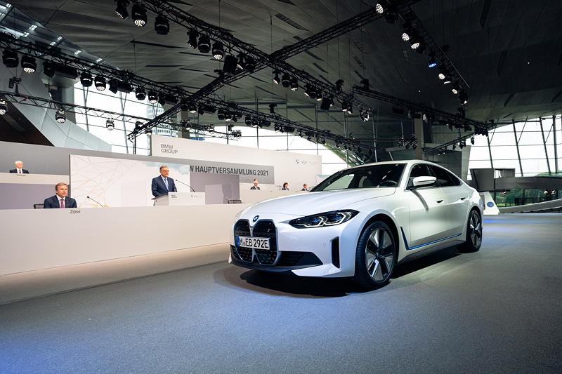 101. ordentliche Hauptversammlung der BMW AG am 12. Mai 2021 in Mnchen (virtuelle HV). Der BMW i4.