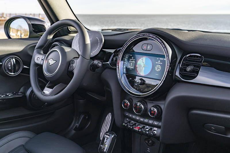 MINI John Cooper Works Cabrio, Interieur vorne