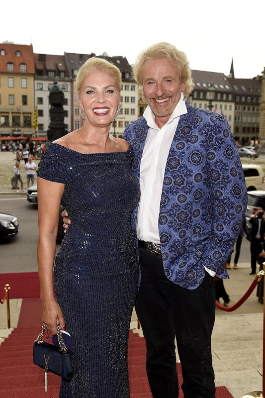  Oper fr alle 2021: v.l.n.r.: Karina Mro und Thomas Gottschalk (Moderator)