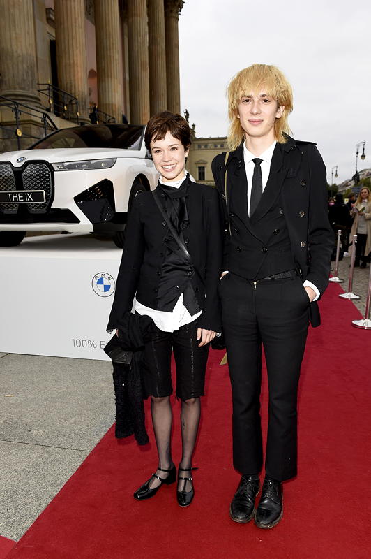 Lea Drinda (Schauspielerin) und Nils Schafhausen. Foto: Michael Tinnefeld.