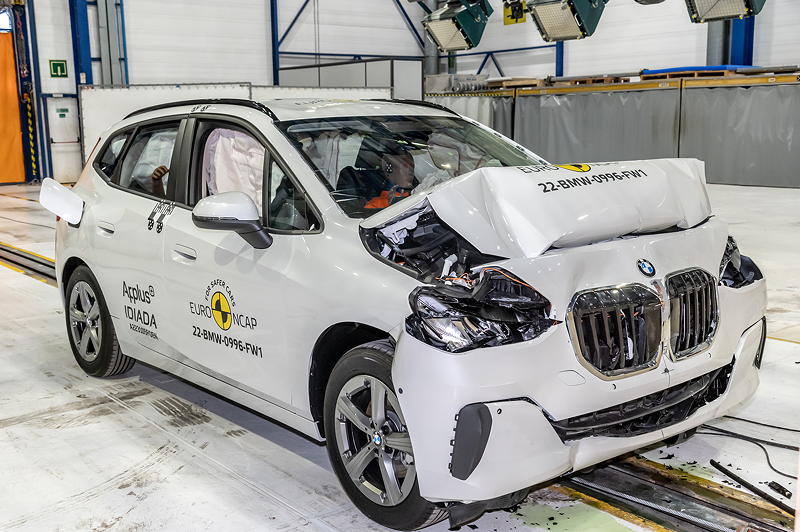 BMW 2er Active Tourer im Euro NCAP Crash und Safety Test