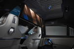 Der neue BMW 760i xDrive, Interieur: Fond mit neuem 8K Cincema-Display, aus dem Dach herausklappend