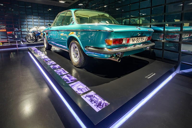 BMW Museum, Schatzkammer; BMW 3.0 CSi, 6-Zylinder Reihenmotor, 200 PS