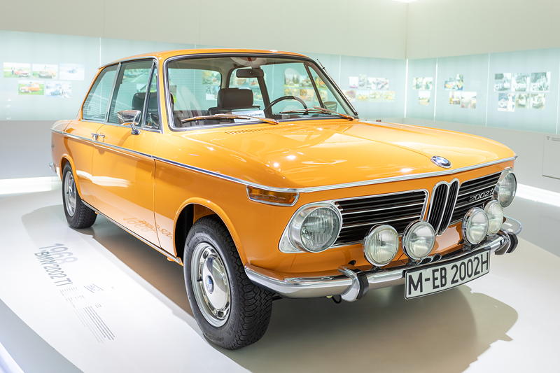 BMW Museum: BMW 2002 TI, mit 5-Gang-Getriebe einst eines der schnellsten Autos seiner Klasse