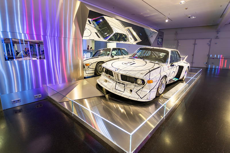 BMW Museum: BMW 3,0 CSL Artcar von Frank Stella aus dem Jahr 1976