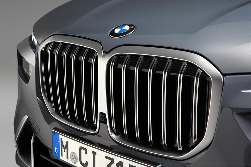 BMW X7 xDrive40i (G07 LCI), beleuchtete BMW Niere, Iconic Glow optional (Serie bei X7 M60i xDrive)
