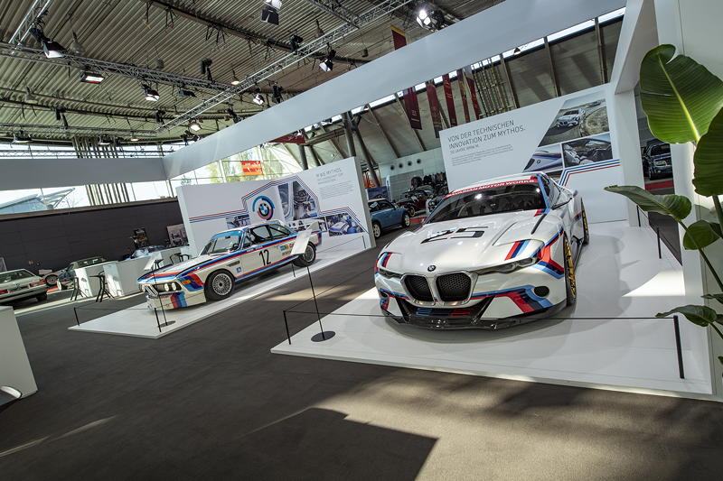  BMW Classic auf der Retro Classics 2022 in Stuttgart: BMW 3,0 CSL Rennsport Coup neben BMW 3.0 CSL Hommage R