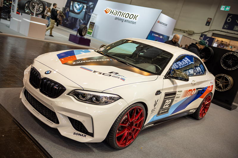 Essen Motor Show 2022: BMW M2 (F87) auf dem Stand MoTec Race and Performance Wheels