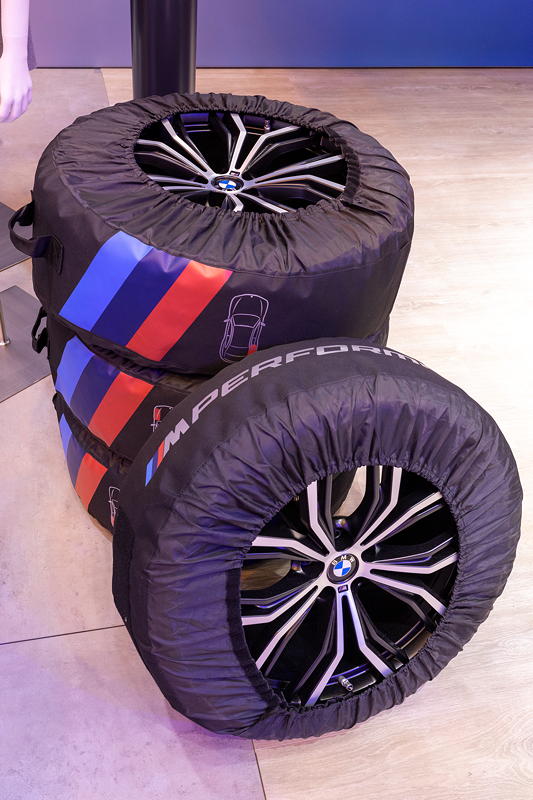 BMW M Performance auf der Essen Motor Show 2022: Radtaschen