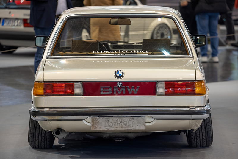 BMW 315 in der tuningXperience, Essen Motor Show 2022, Farbe: BMW 'Bronzit Beige metallic'