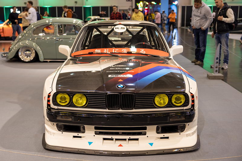 BMW 3er (E30) in der tuningXperience, Essen Motor Show 2022, Umbau auf 'LTO-Live to offend' Version 1 Prototype-Bodykit in 'DTM'-Style