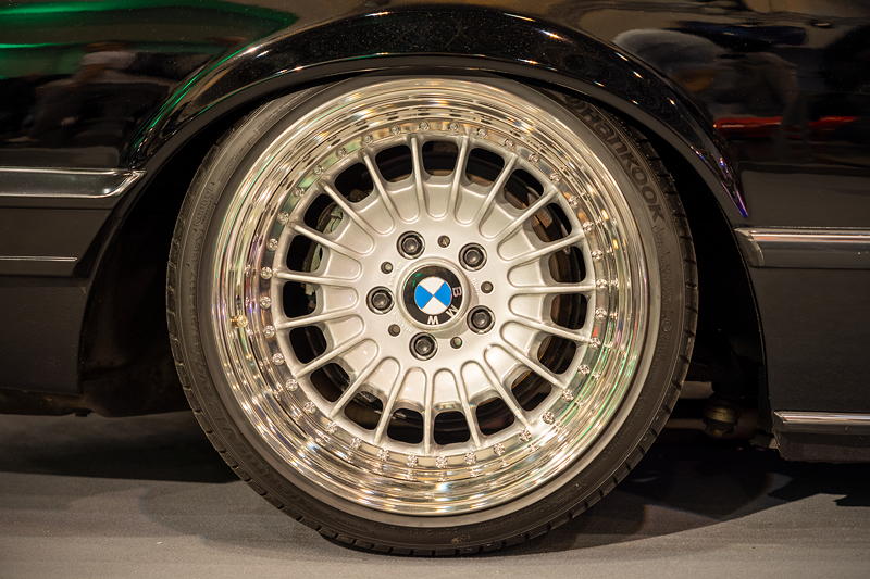 BMW 635CSi in der tuningXperience, Essen Motor Show 2022, 3-teilige 'Custom Wheels': BMW Styling 'TRX' auf 17 Zoll umgebaut, HA: 10J x 17 Zoll