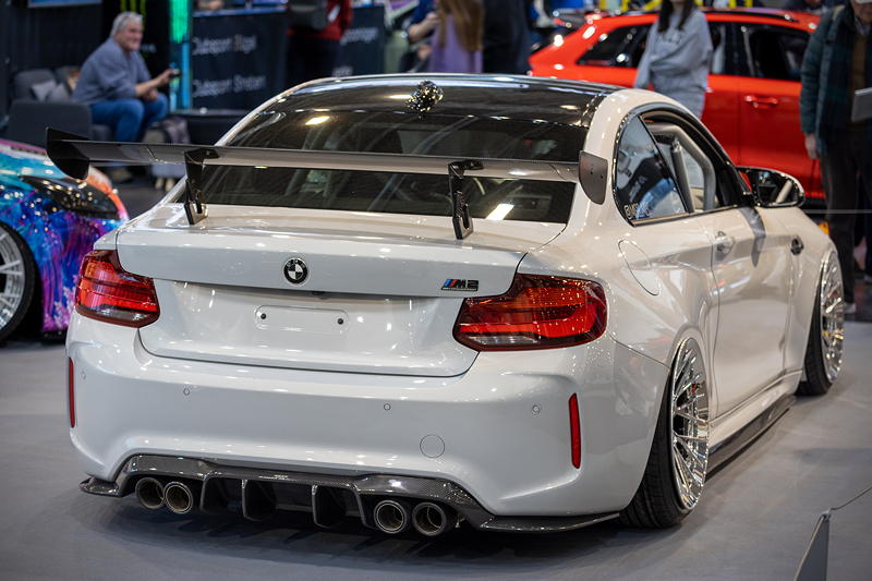 BMW M2 Competition in der tuningXperience, Essen Motor Show 2022, mit Carbon Heckflgel vom 'M4 GTS'