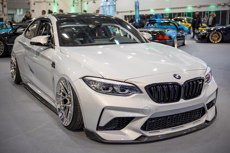 BMW M2 Competition (F87), Baujahr 2000, in der tuningXperience, Essen Motor Show 2022, in 'Hockenheimsilber metallic'