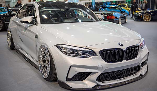 BMW M2 Competition (F87), Baujahr 2000, in der tuningXperience, Essen Motor Show 2022, in 'Hockenheimsilber metallic'