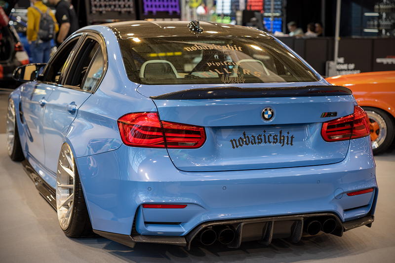 BMW M3 Competition in der tuningXperience, Essen Motor Show 2022, Carbon Frontspoiler, US 'LCI' Rckleuchten