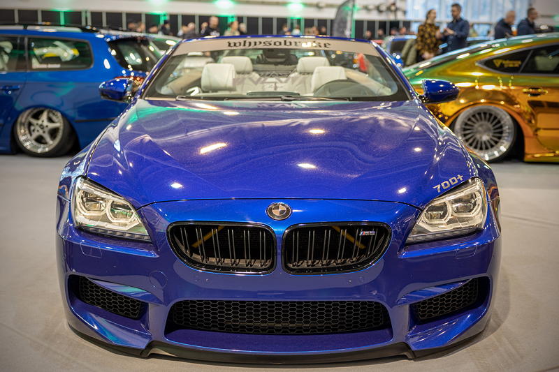 BMW M6 Cabrio in der tuningXperience, Essen Motor Show 2022, 4,4-Liter Biturbo V8-Motor mit 'Burger Motorsport' Ansaugung, 'NGK'-Zndkerzen und Zndspulen, 702 PS