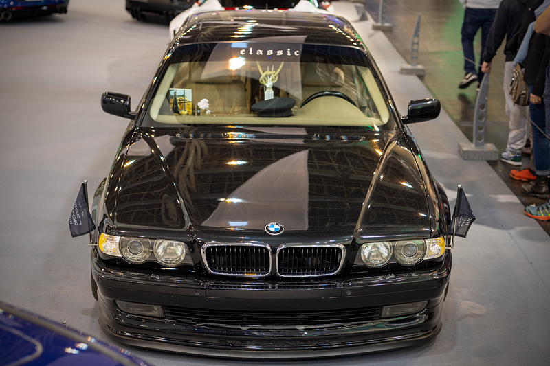  BMW 740Li in der tuningXperience, Essen Motor Show 2022, 'US'-Blnker vorne, Alpina Frontschrze, Chromgrill