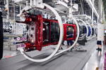 Produktion des neuen BMW iX2 im BMW Group Werk Regensburg – Fahrzeugmontage