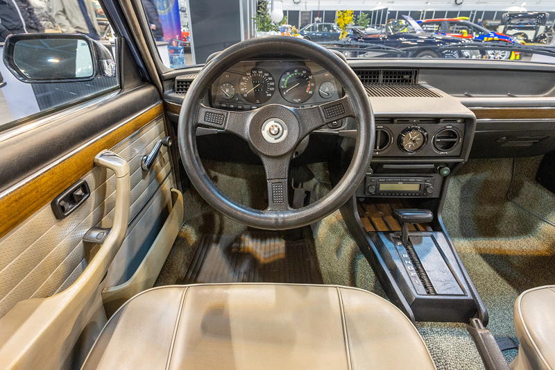Techno Classica 2023: BMW 528i (E12), Cockpit