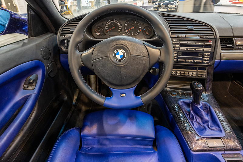 Techno Classica 2023: BMW M3 (E36), mit Mulltifunktionslenkrad in BiColor